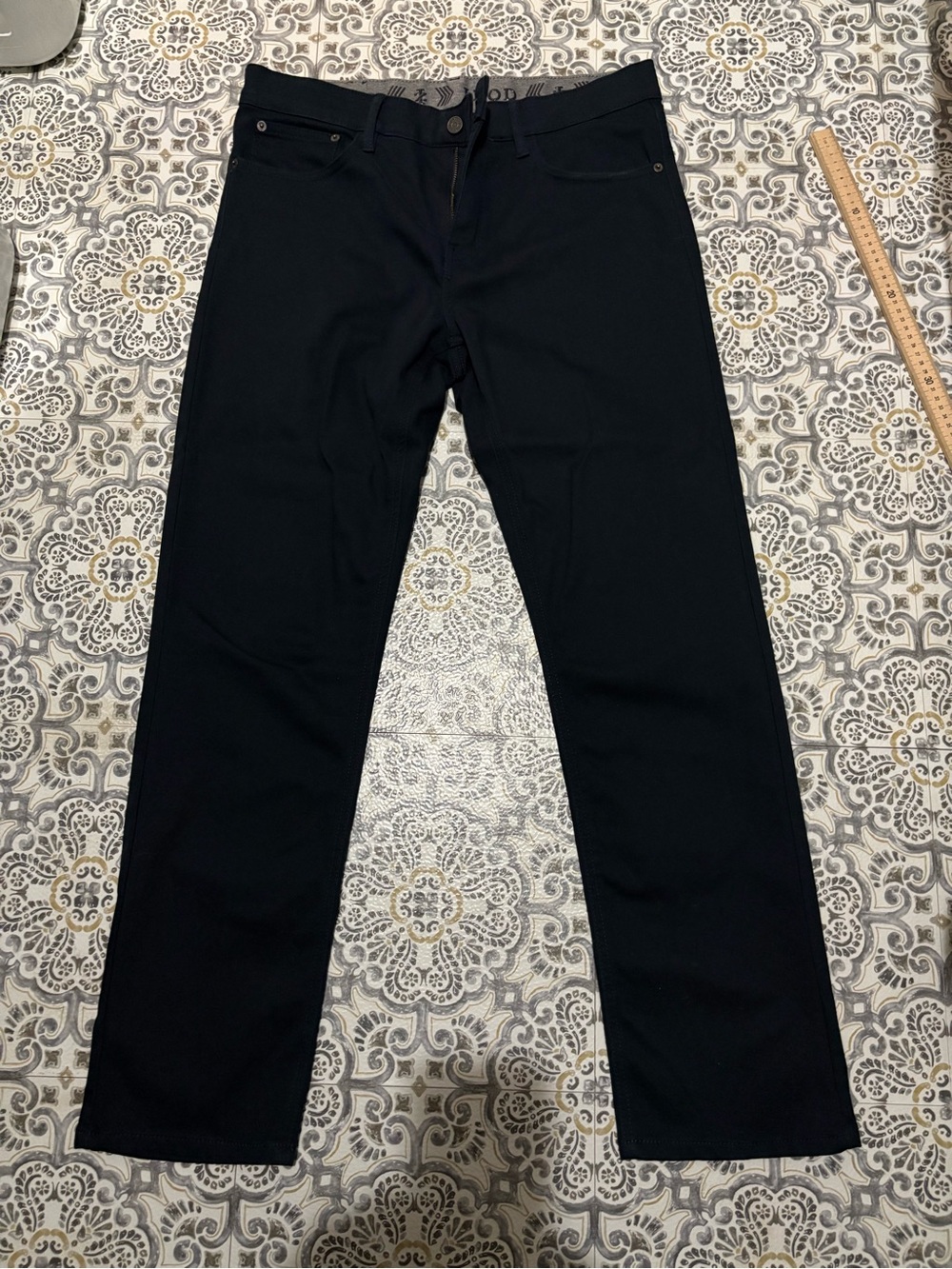 Izod Men's Straight Pants in Navy